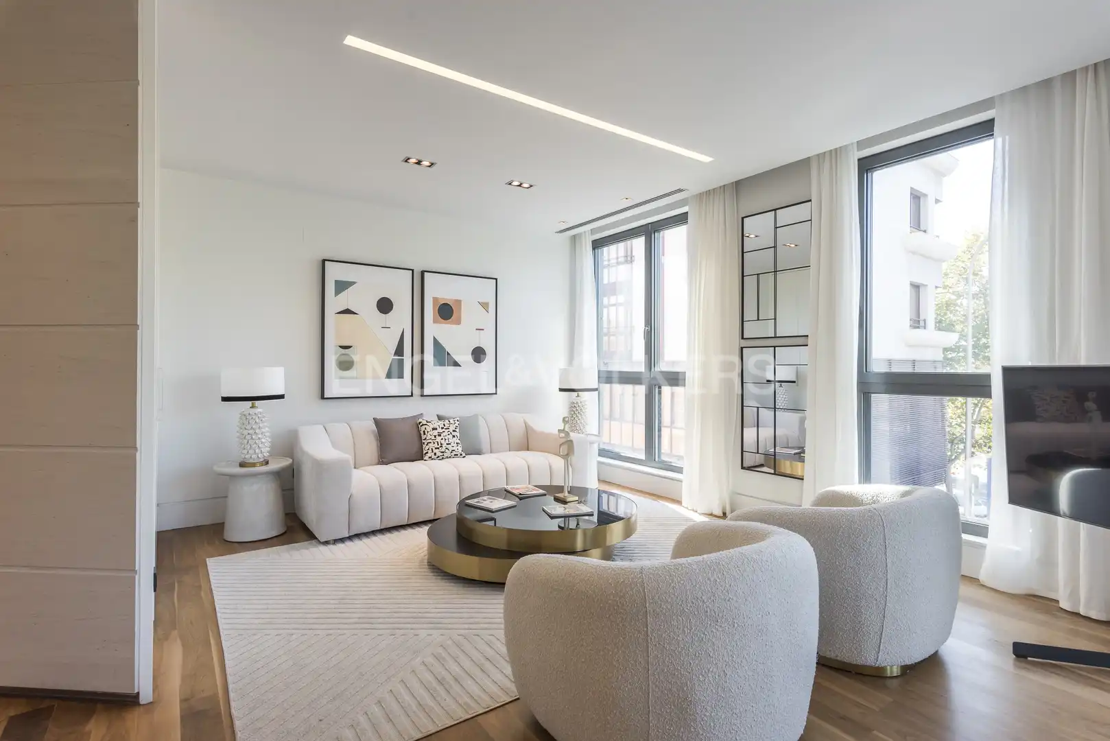 Living room of Flat for rent in Madrid  with Air Conditioner, Heating and Furnished