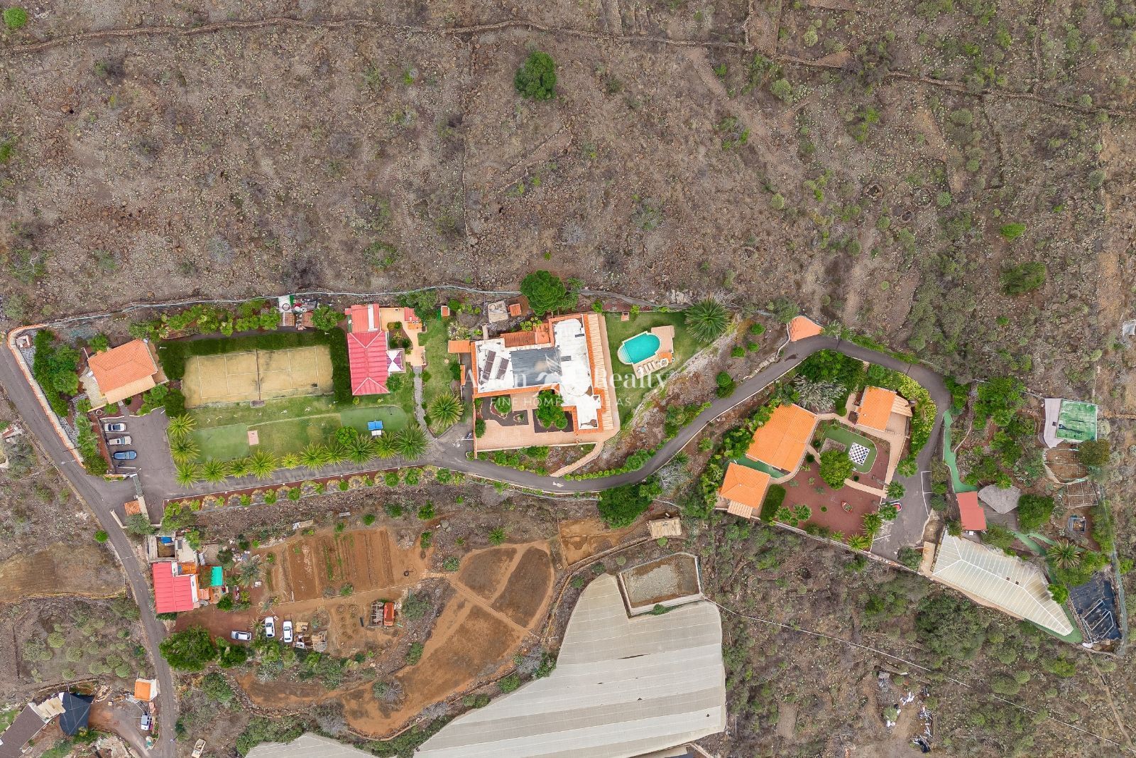 Exterior view of House or chalet for sale in Guía de Isora  with Air Conditioner, Terrace and Swimming Pool