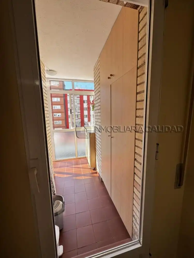 Habitación de Piso en venta en Burgos con Calefacción, Terraza y Trastero