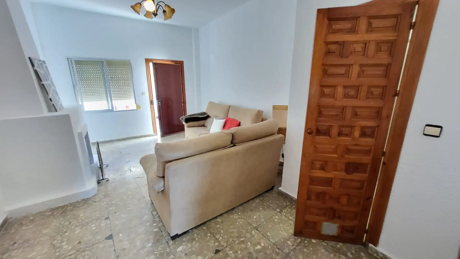 Sala d'estar de Casa adosada en venda en Rincón de la Victoria amb Terrassa, Traster i Moblat