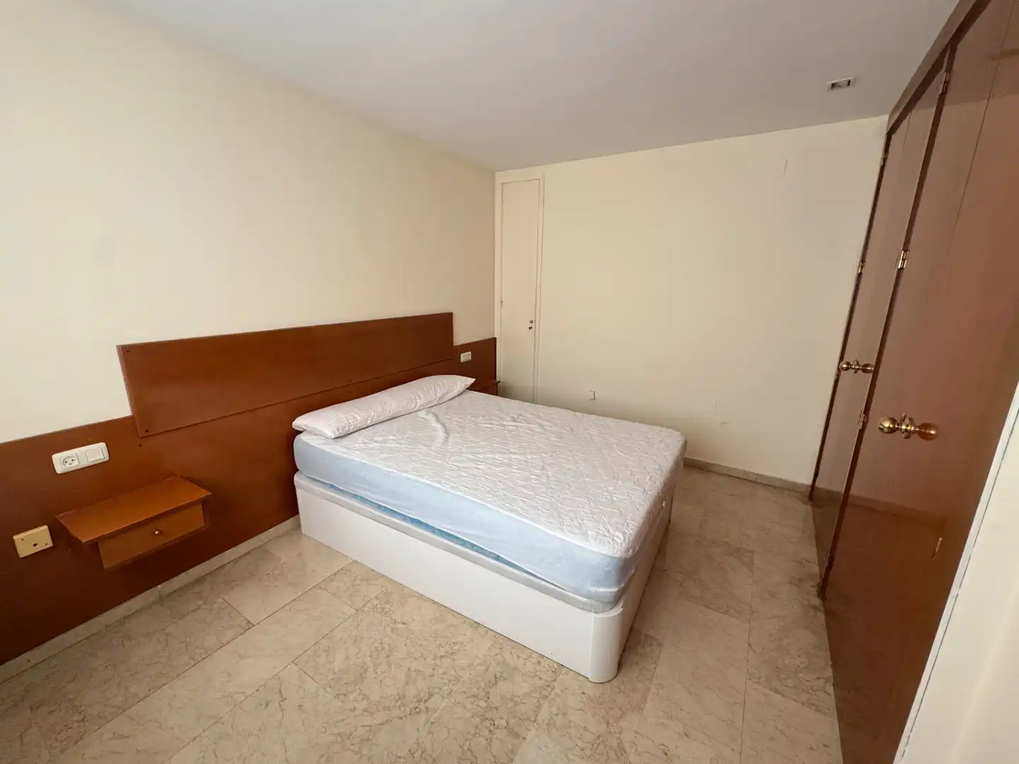 Bedroom of Flat for rent in Jaén  with Air Conditioner, Heating and Terrace