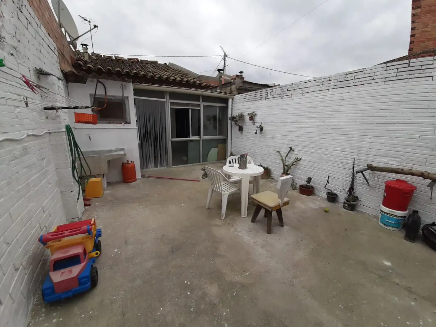 Jardín de Casa adosada en venta en Juneda con Terraza, Trastero y Amueblado