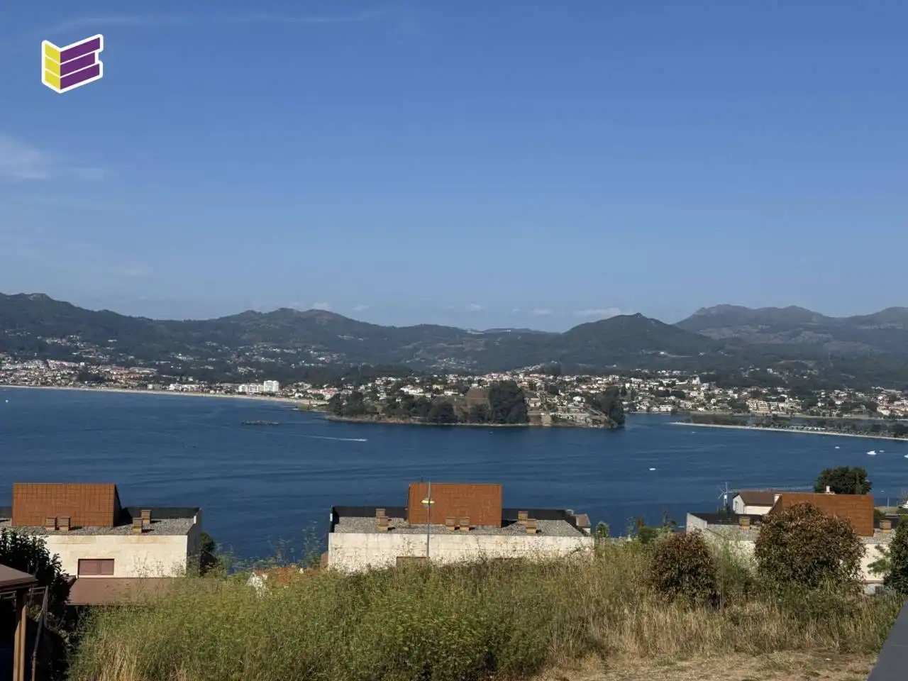 Flat with terrace for sale in Calle Vila Do Bispo 11