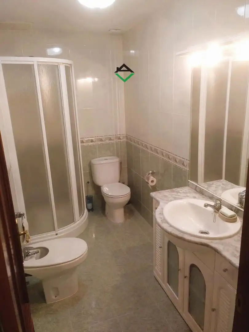Baño de Piso en venta en Cangas  con Calefacción y Trastero