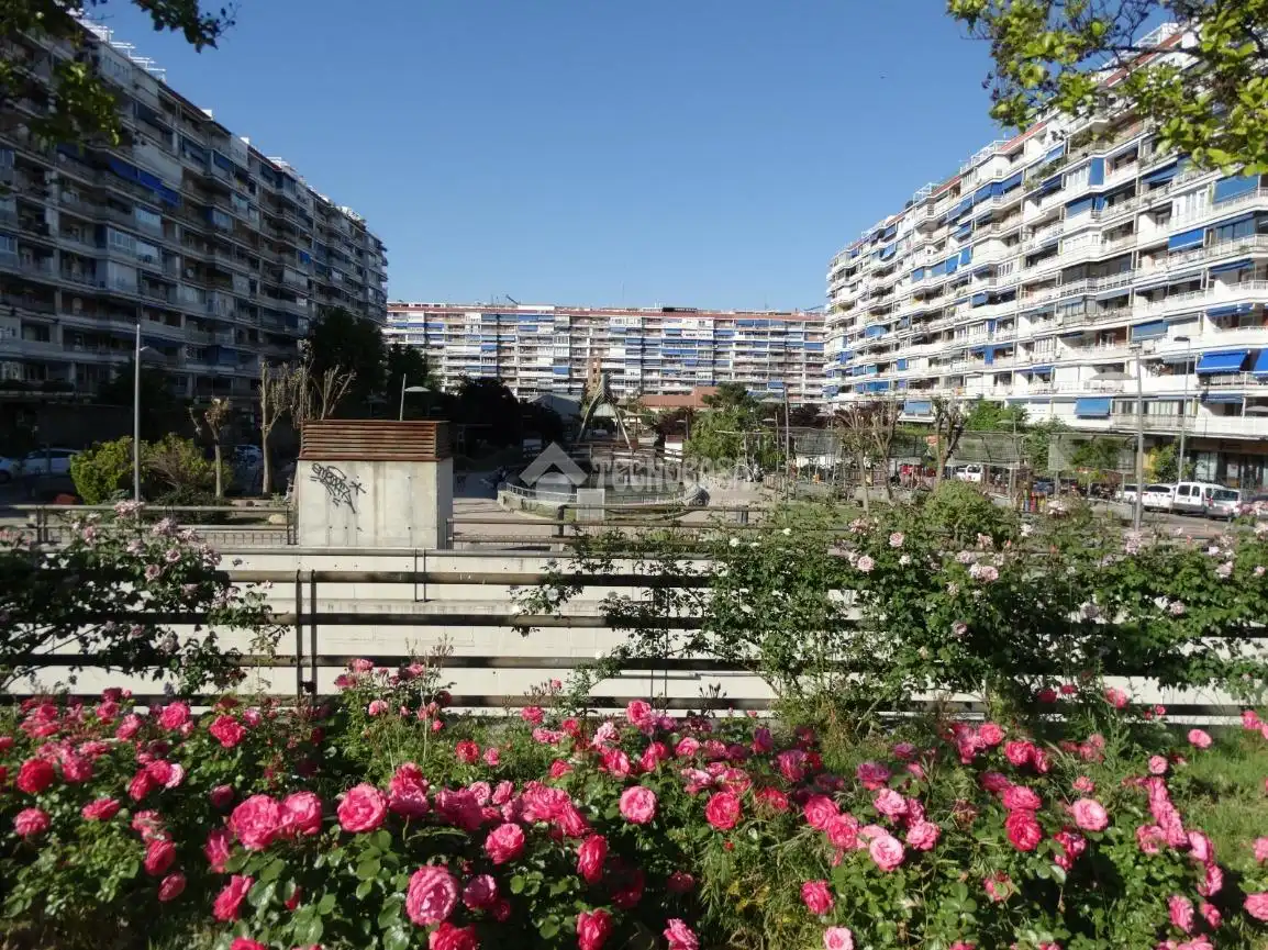 Vista exterior de Pis en venda en Alcorcón amb Calefacció i Terrassa