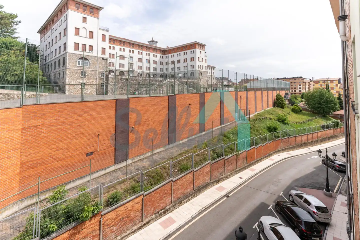 Außenansicht von Wohnung zur untervermieten in Oviedo  mit Heizung, Möbliert und Internet
