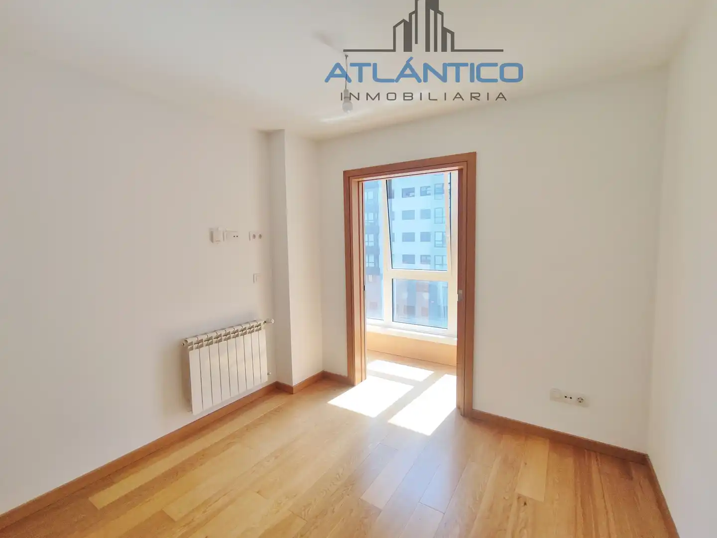 Piso en venta en A Coruña Capital  con Calefacción, Trastero y Horno