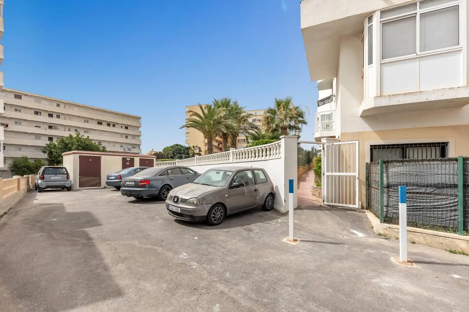 Parkplatz von Wohnung zum Verkauf in Torrevieja mit Möbliert und Gemeinschaftspool