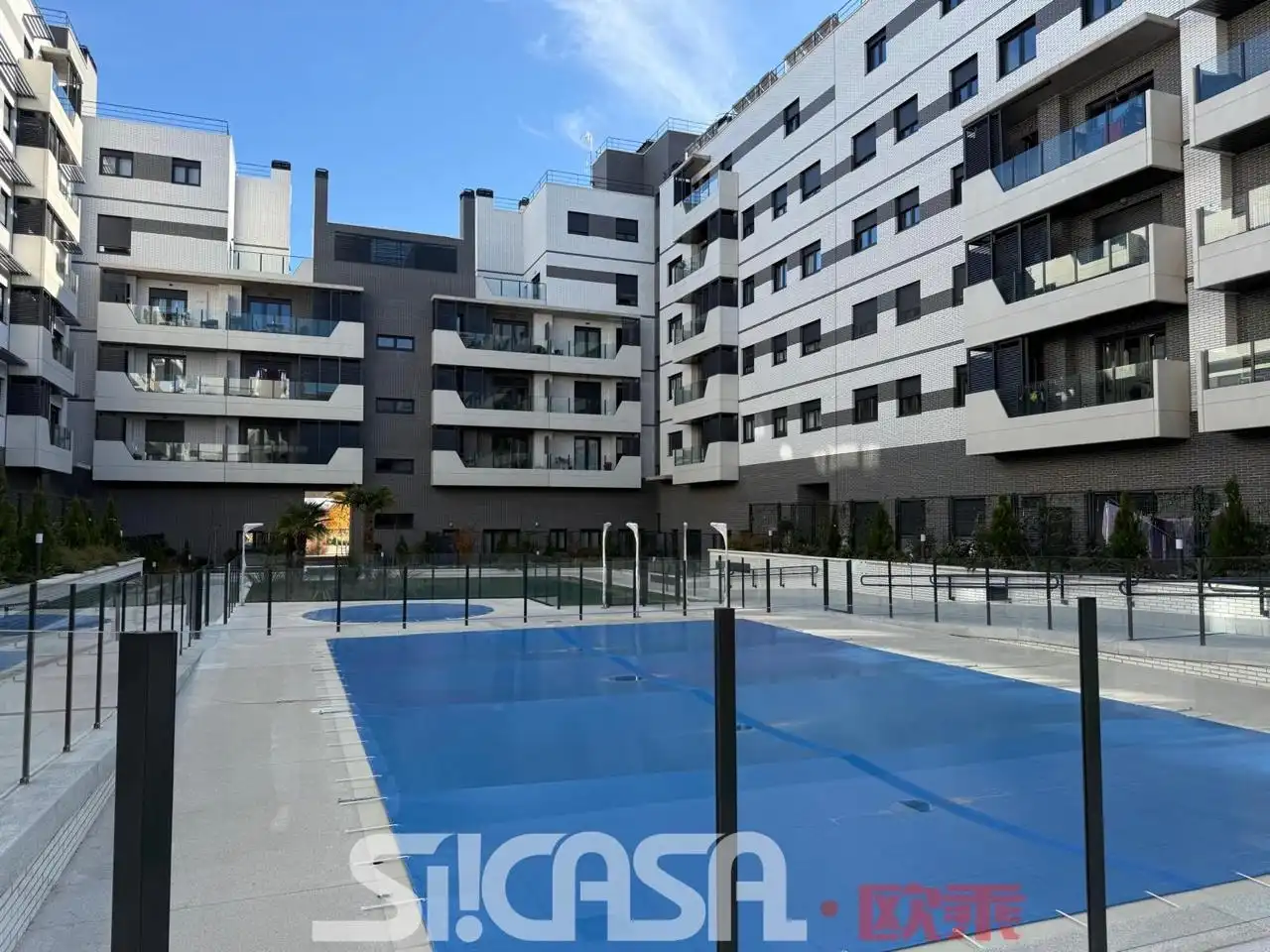 Piscina de Pis en venda en Madrid amb Calefacció, Terrassa i Traster
