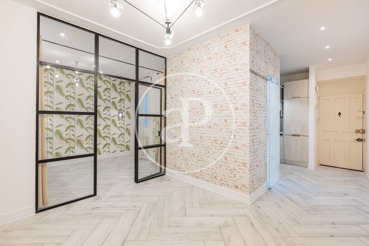 Flat for sale in  Madrid Capital  with Heating