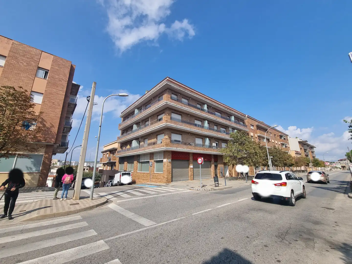 Außenansicht von Garage zum Verkauf in Figueres