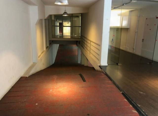 Local comercial en Alquiler en La Salut