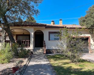 Vista exterior de Casa o xalet en venda en Albalate de Zorita amb Jardí privat, Terrassa i Traster