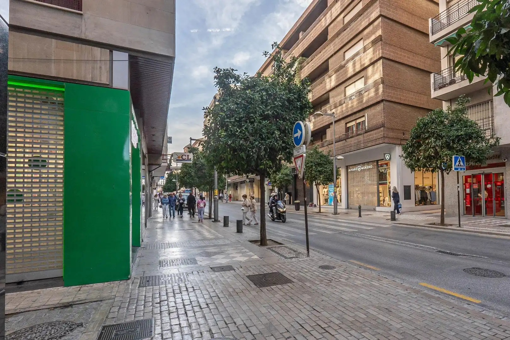 Außenansicht von Wohnung zur untervermieten in Granada mit Klimaanlage und Heizung