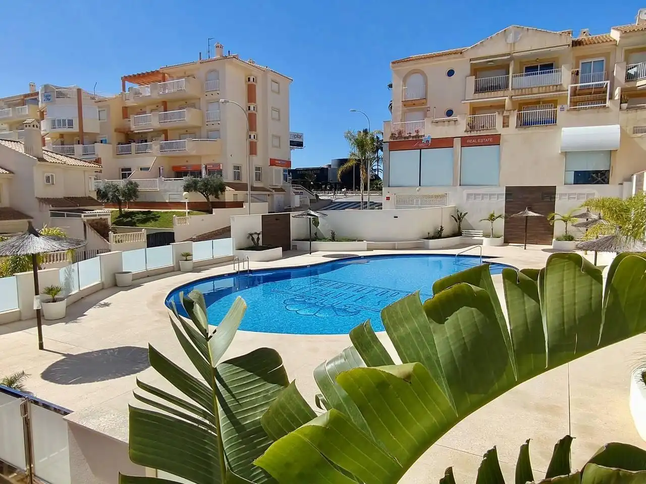 Piscina de Ático de alquiler en Orihuela con Aire acondicionado, Terraza y Amueblado
