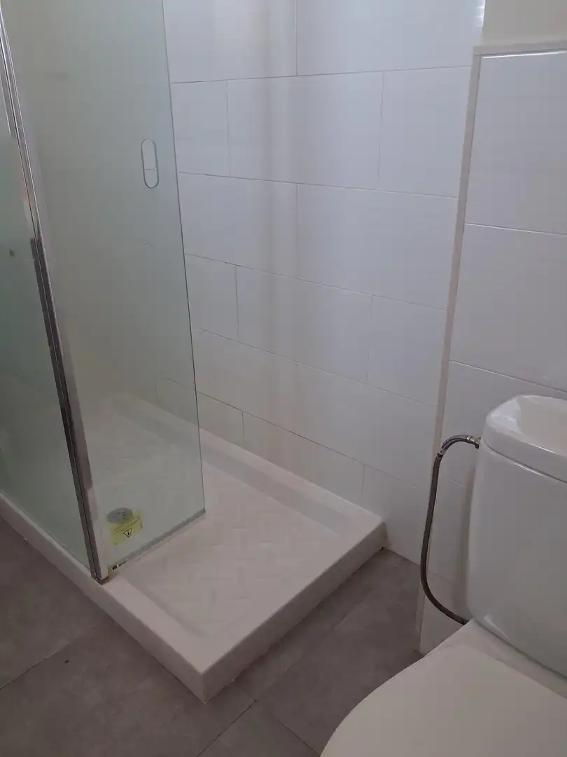 Baño de Piso de alquiler en Cádiz con Aire acondicionado y Balcón