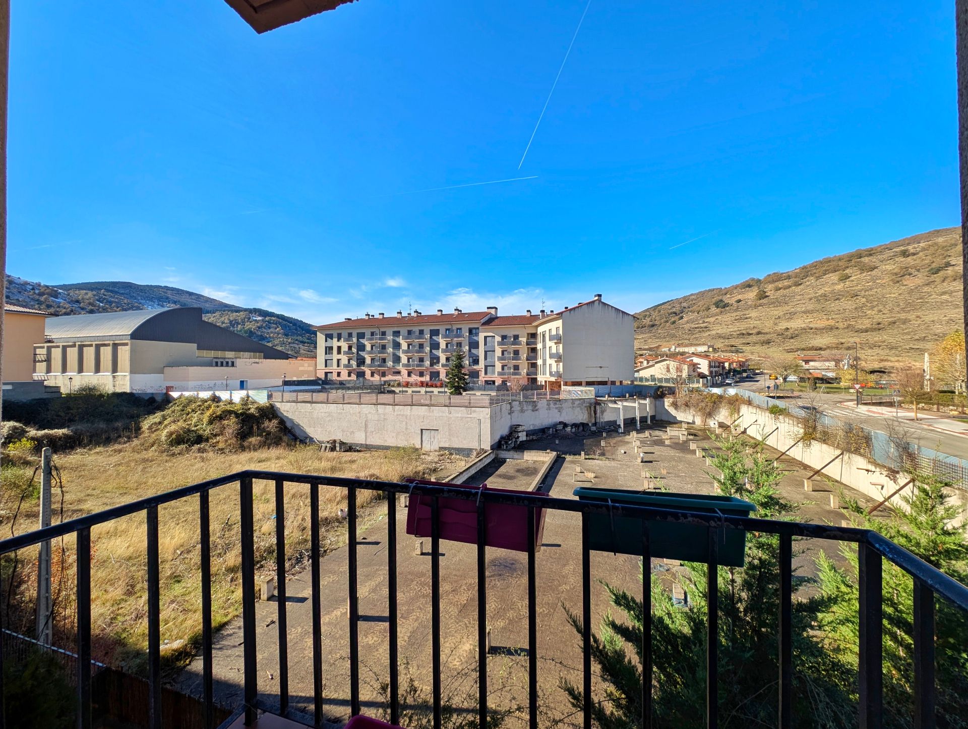 Vista exterior de Apartament en venda en Ezcaray amb Calefacció, Terrassa i Moblat