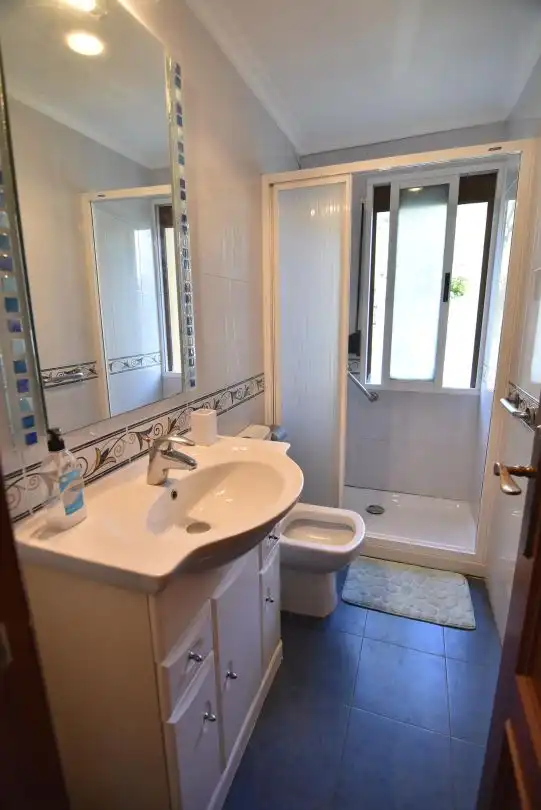 Badezimmer von Wohnung zum Verkauf in Bergara mit Heizung, Möbliert und Balkon