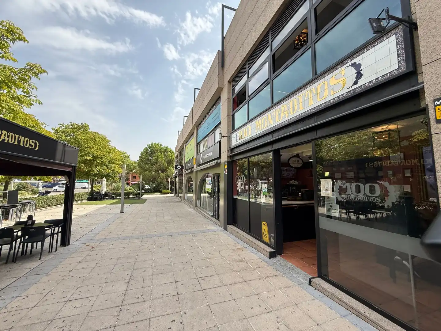 Vista exterior de Dúplex en venta en Pozuelo de Alarcón con Aire acondicionado, Trastero y Piscina comunitaria