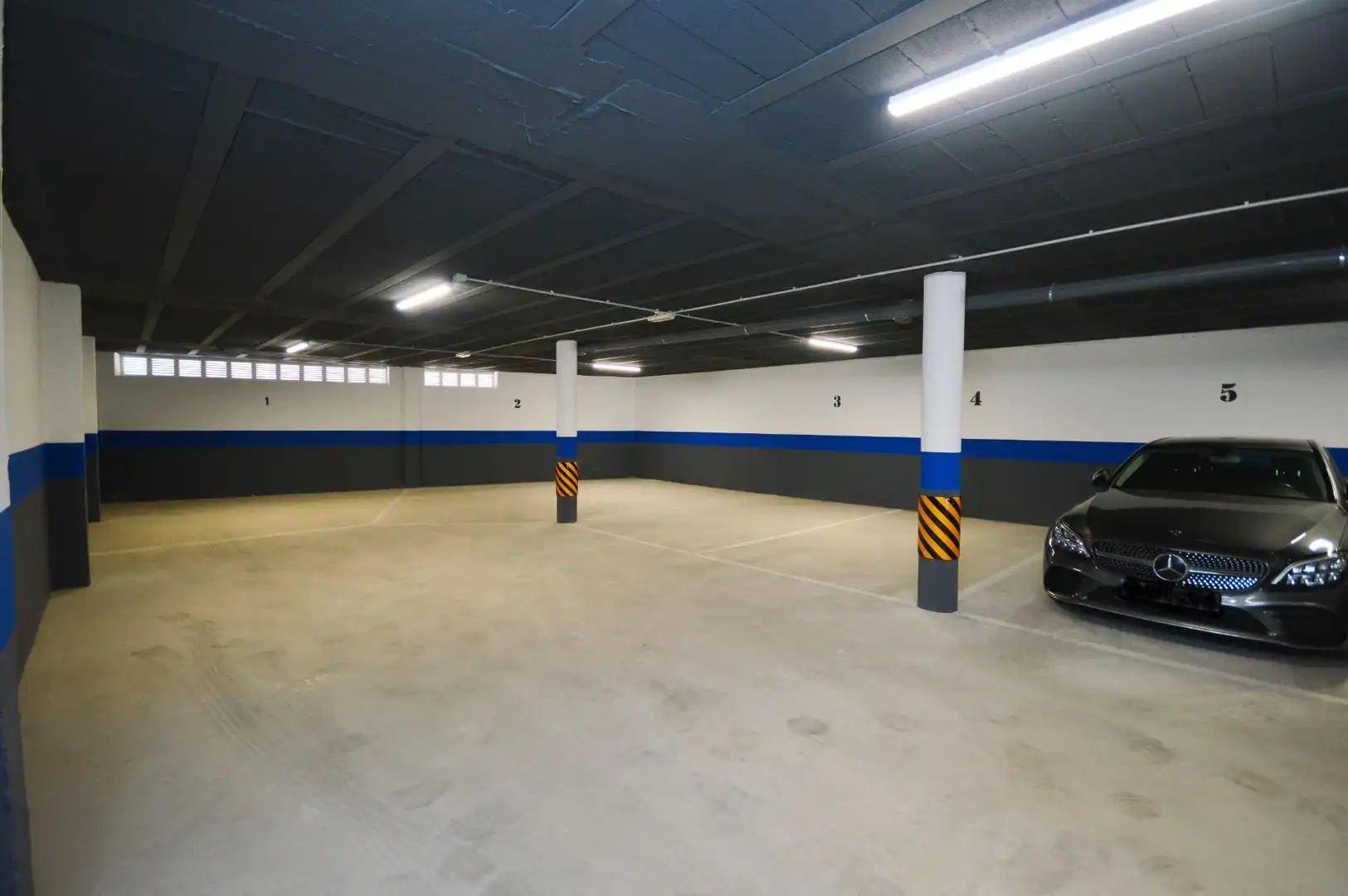 Parking of Garage for rent in Huércal de Almería