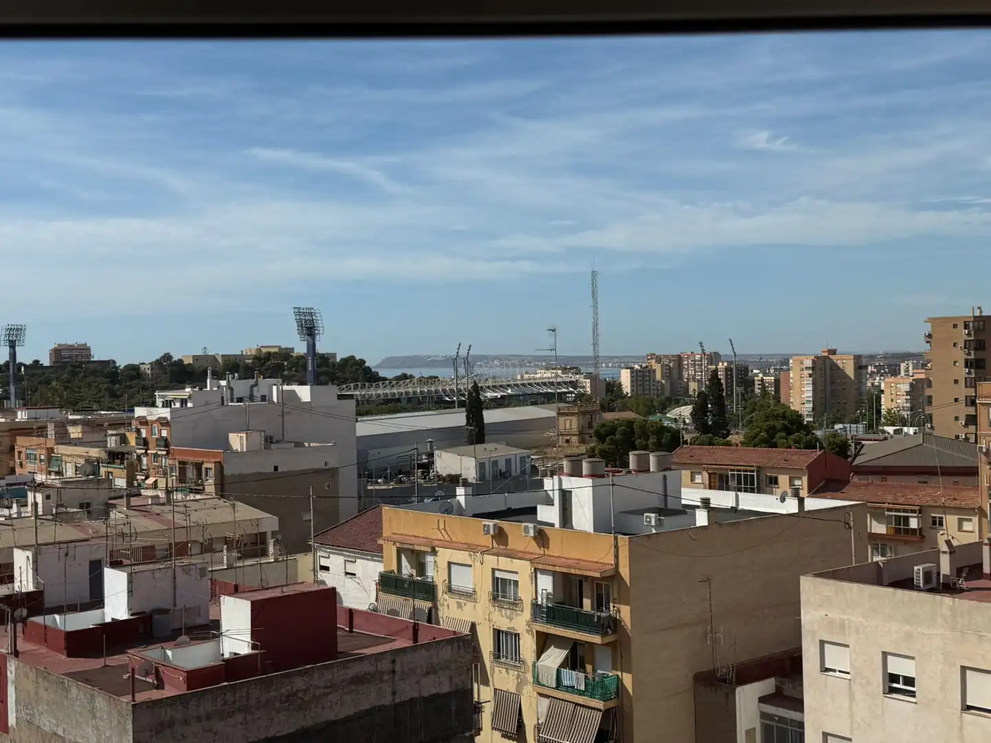 Vista exterior de Pis en venda en Alicante / Alacant amb Terrassa, Traster i Moblat