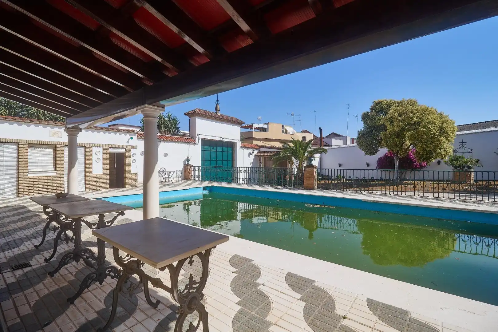 Piscina de Nave industrial en venta en Aguilar de la Frontera