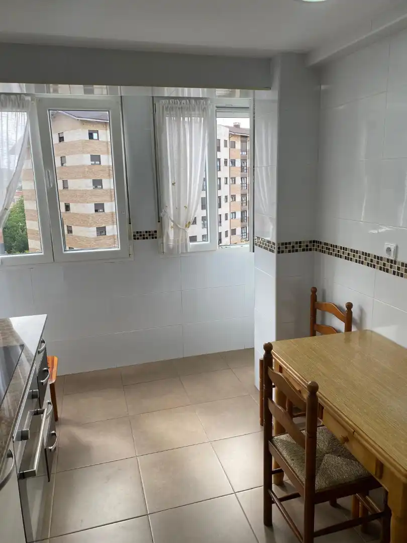 Cocina de Piso en venta en Avilés con Amueblado y Balcón