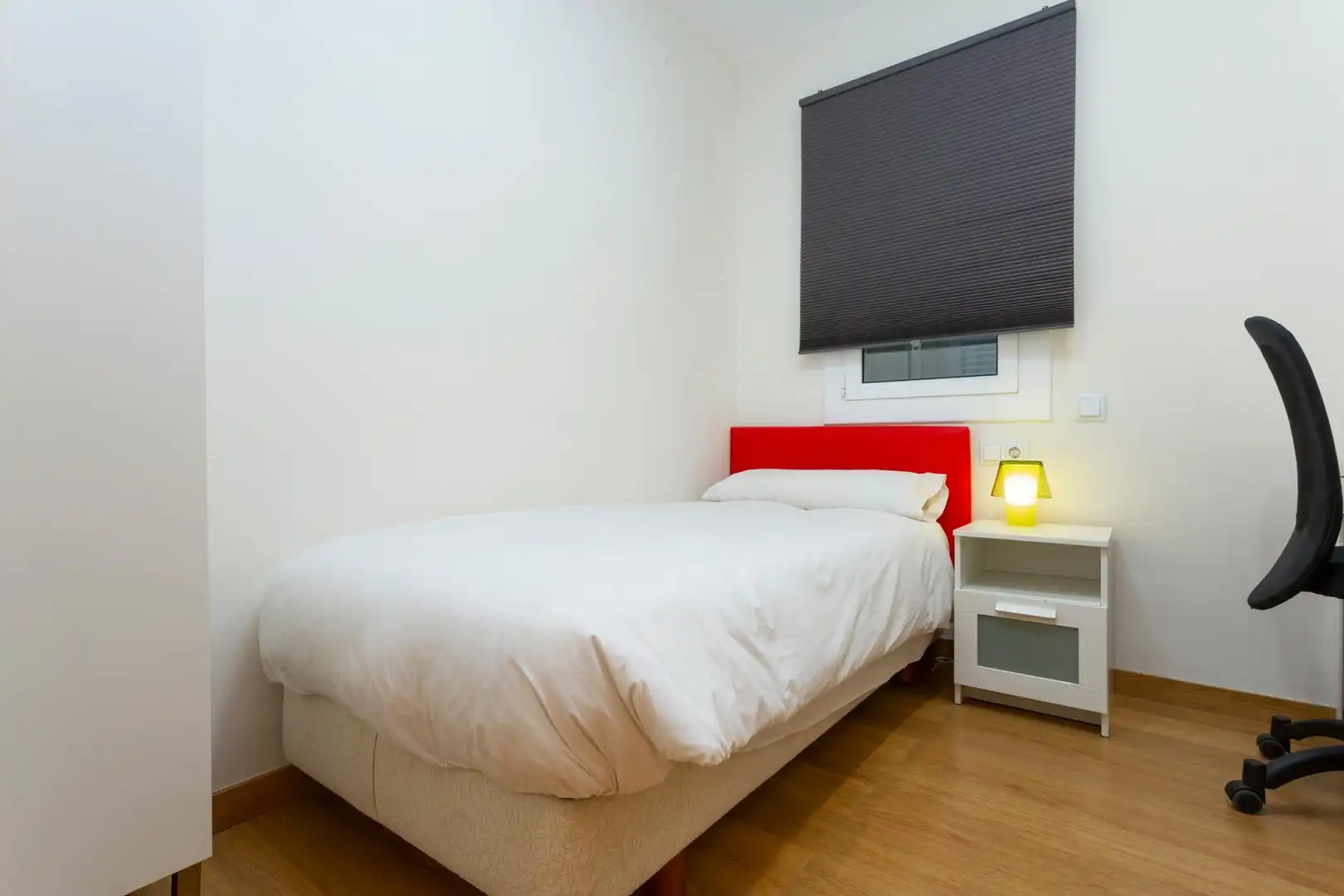 Bedroom of Flat for sale in Barcelona  with Air Conditioner, Heating and Parquet flooring
