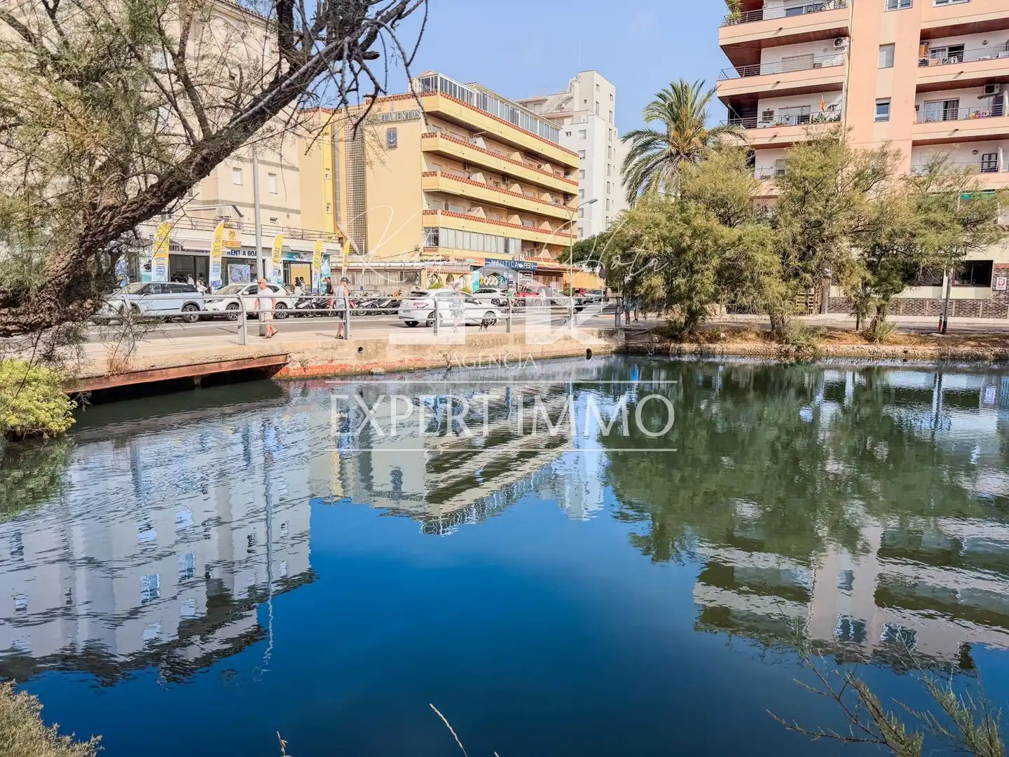 Vista exterior de Apartament en venda en Roses amb Aire condicionat, Calefacció i Terrassa