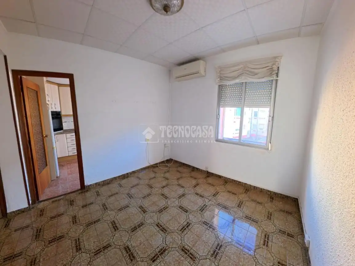 Habitación de Piso en venta en Alicante / Alacant con Terraza y Balcón