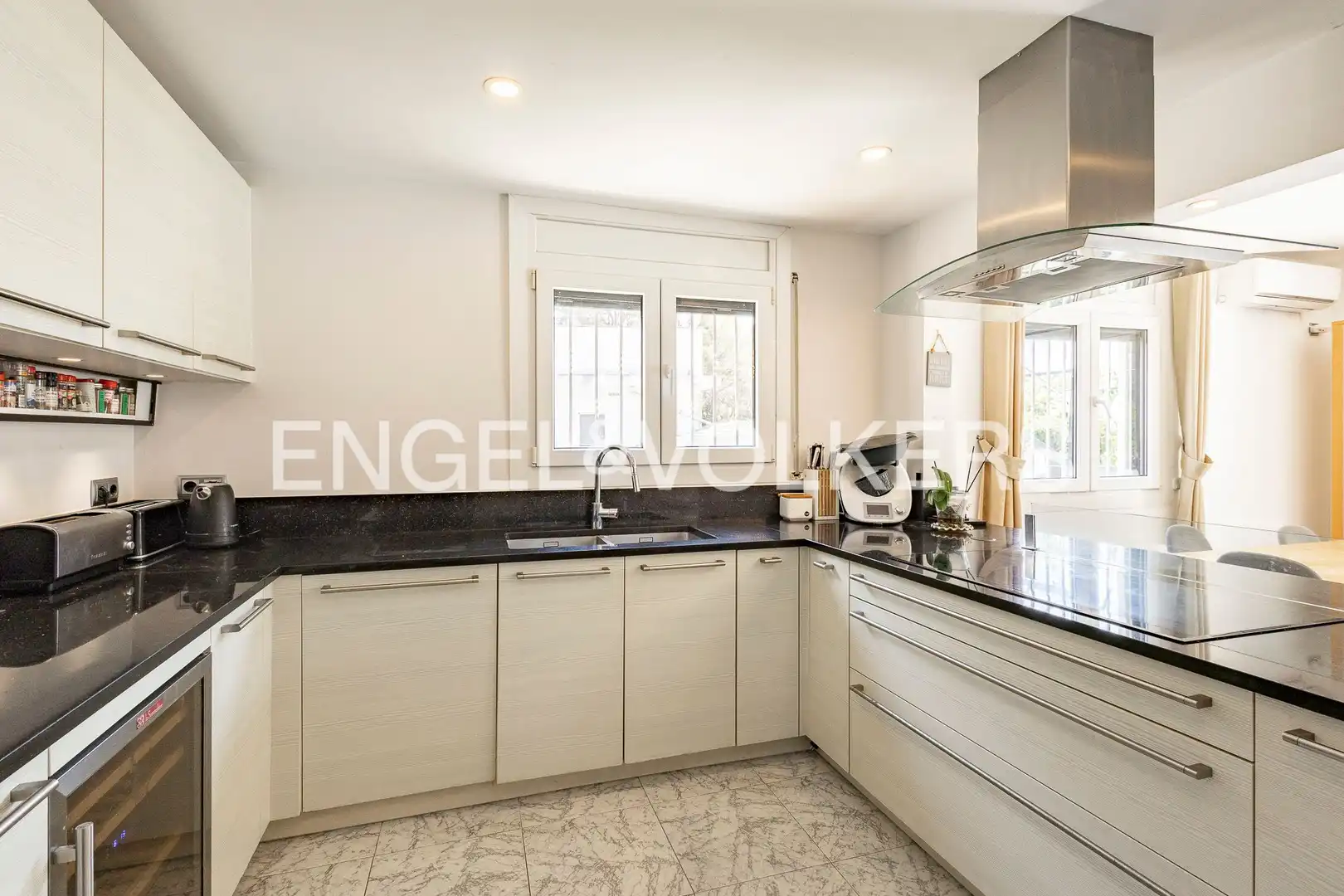 Kitchen of Houses for sale in Castelldefels  with Air Conditioner, Heating and Swimming Pool