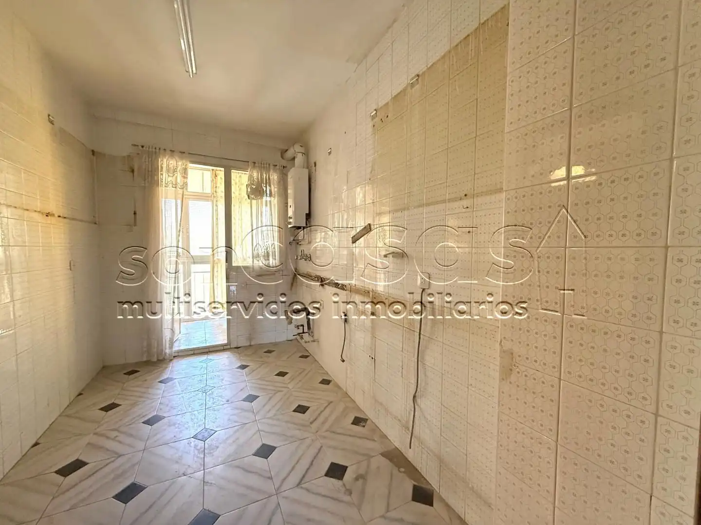 Cocina de Piso en venta en Madrid con Calefacción y Terraza