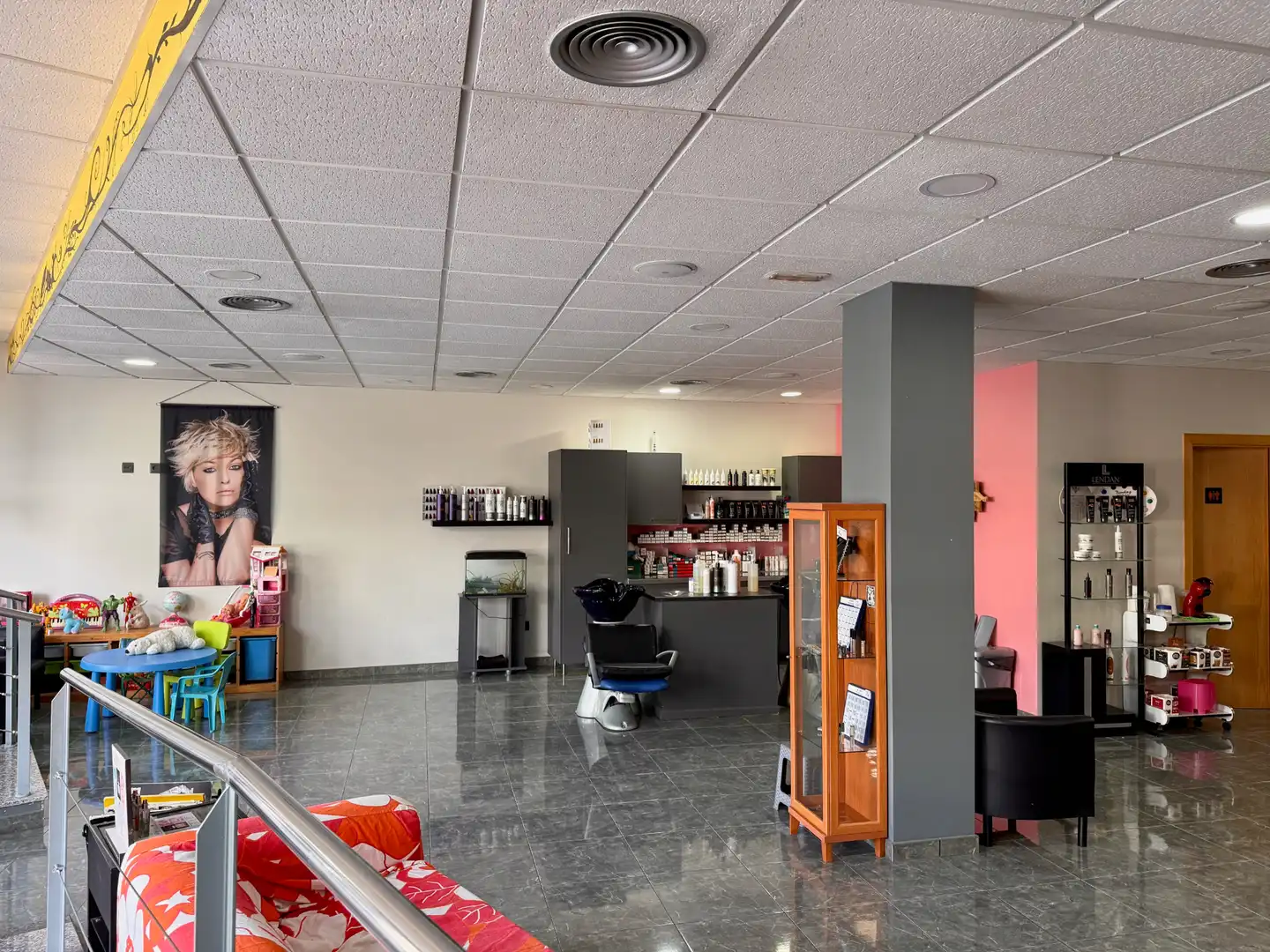 Local en venta en Terrassa con Aire acondicionado, Calefacción y Internet