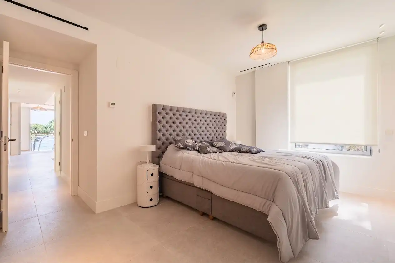 Habitación de Apartamento en venta en Castell d'Aro, Platja d'Aro i s'Agaró con Aire acondicionado, Calefacción y Horno