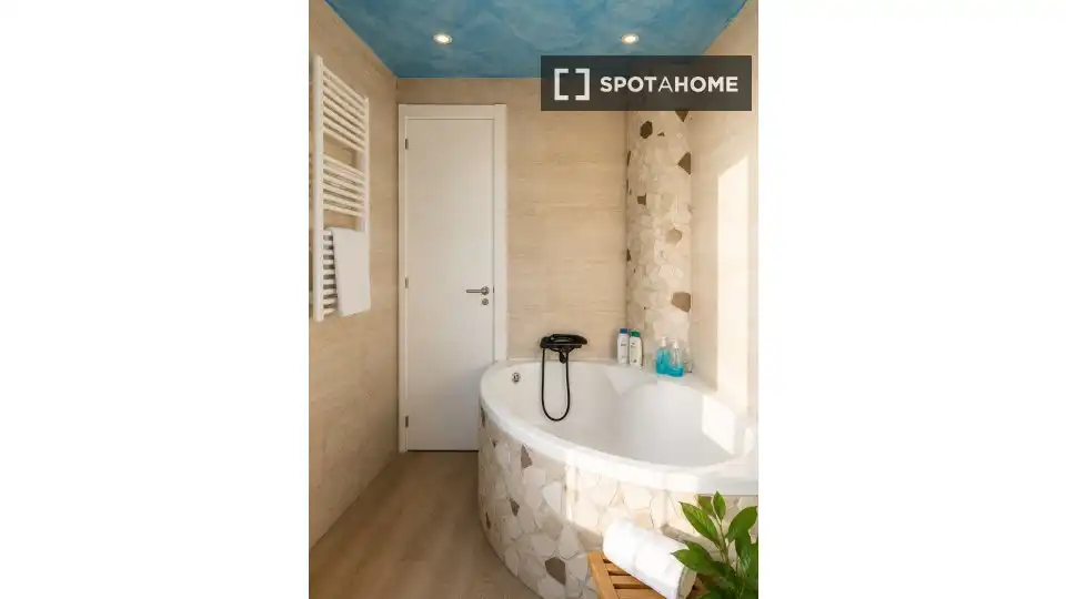 Bany de Apartament per a compartir en Montgat amb Aire condicionat, Terrassa i Moblat