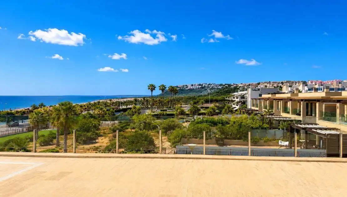 Vista exterior de Apartamento en venta en Elche / Elx con Aire acondicionado, Jardín privado y Terraza