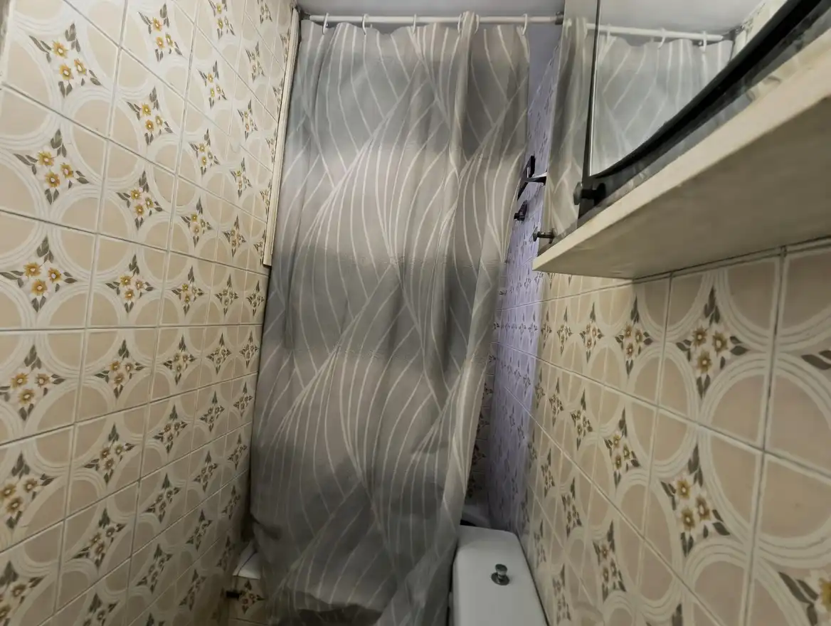 Bany de Pis en venda en Madrid amb Calefacció, Forn i Balcó