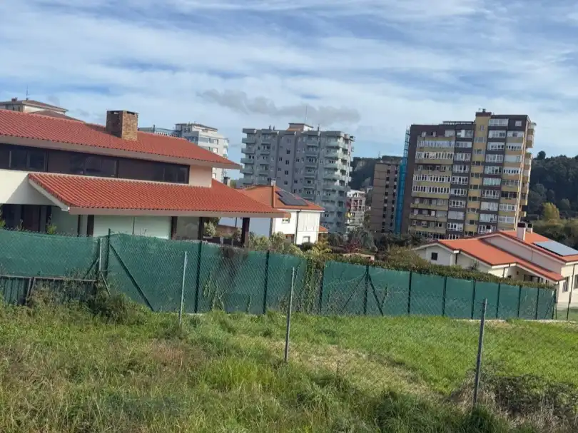 Residencial en venda en Castrillón