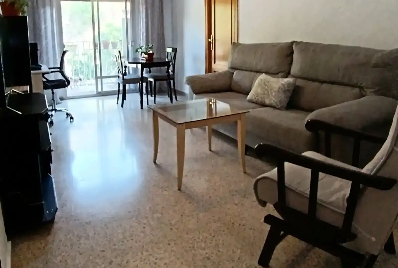 Sala d'estar de Pis en venda en  Granada Capital