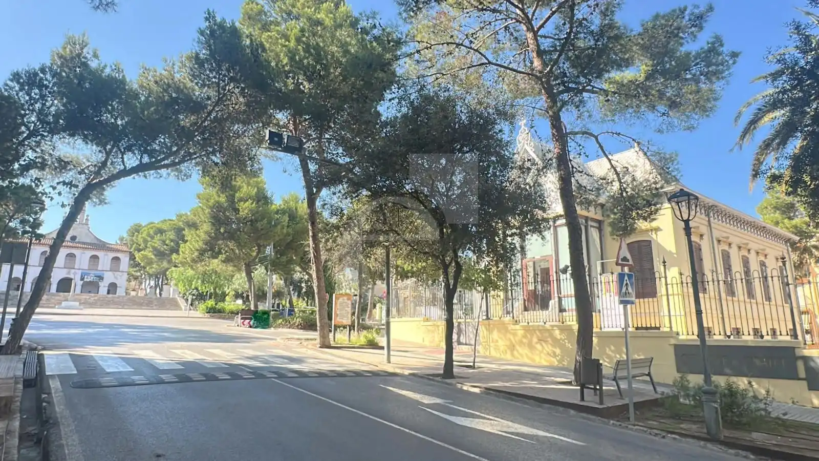 Vista exterior de Casa o xalet de lloguer en Paterna amb Aire condicionat i Piscina