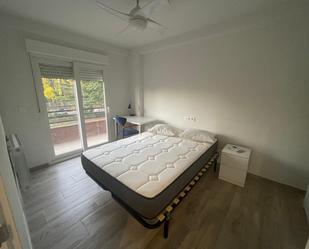 Bedroom of Flat to rent in  Granada Capital  with Heating, Terrace and Furnished