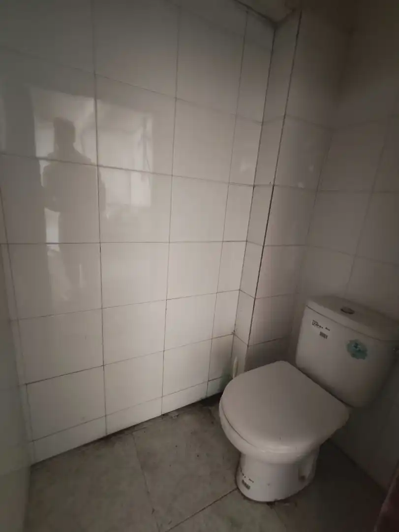 Badezimmer von Fabrikhallen zum Verkauf in Les Borges Blanques mit Alarm