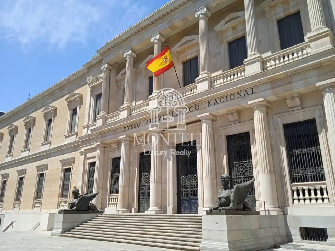 Exterior view of Attic for sale in Madrid  with Terrace, Storage room and Balcony
