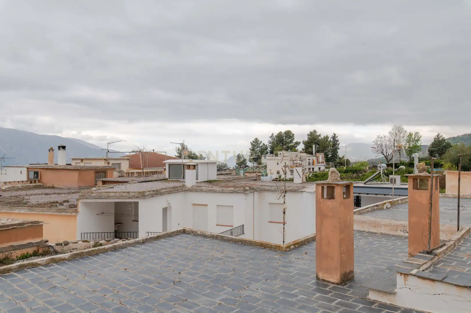 Vista exterior de Casa o xalet en venda en Carataunas amb Forn, Rentadora i TV