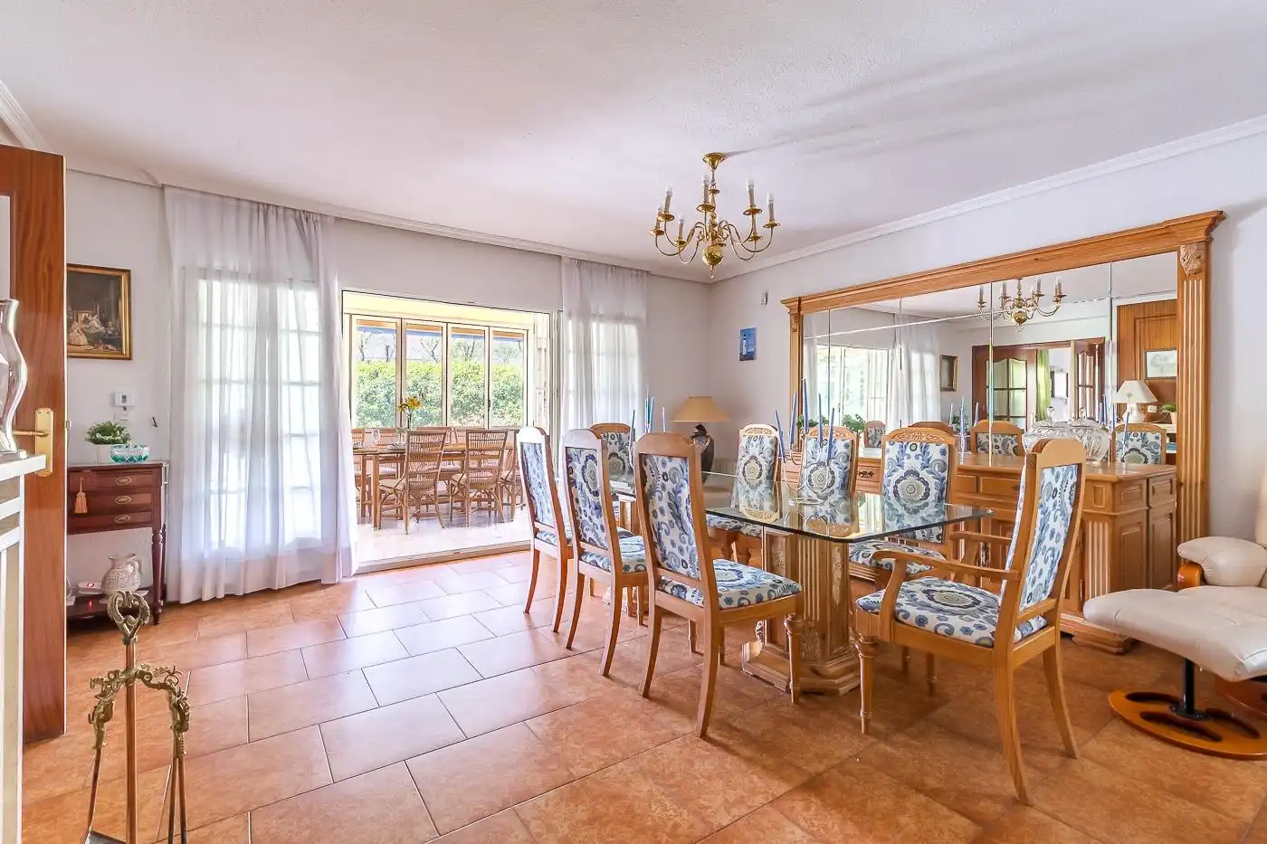 Comedor de Casa o chalet en venta en San Lorenzo de El Escorial con Calefacción, Alarma y Piscina comunitaria
