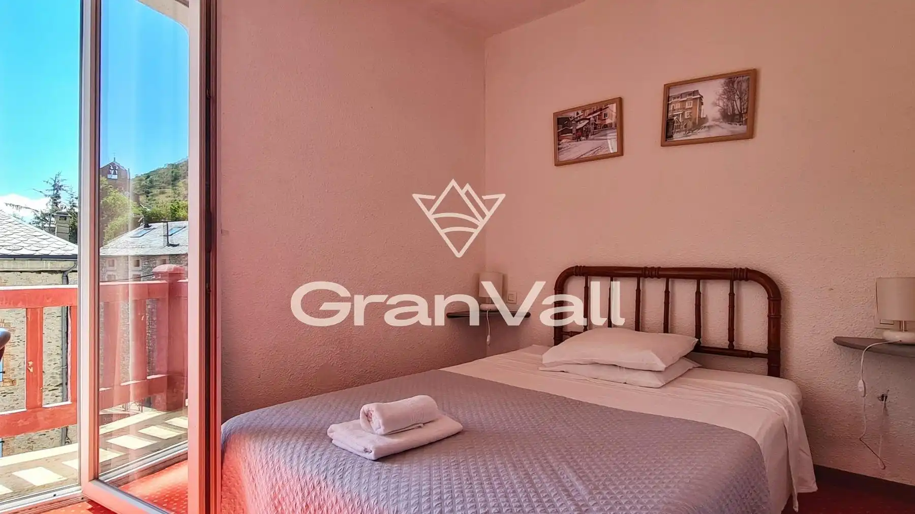 Habitación de Edificio en venta en Latour - de - Carol