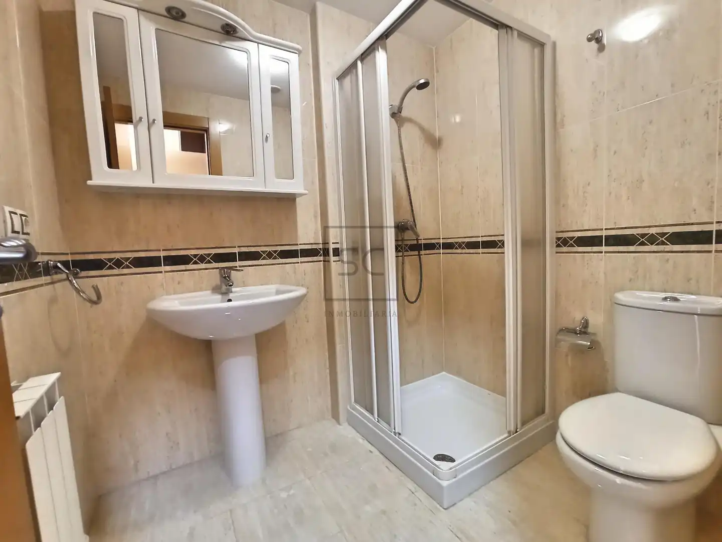 Baño de Piso en venta en Narón con Calefacción y Trastero