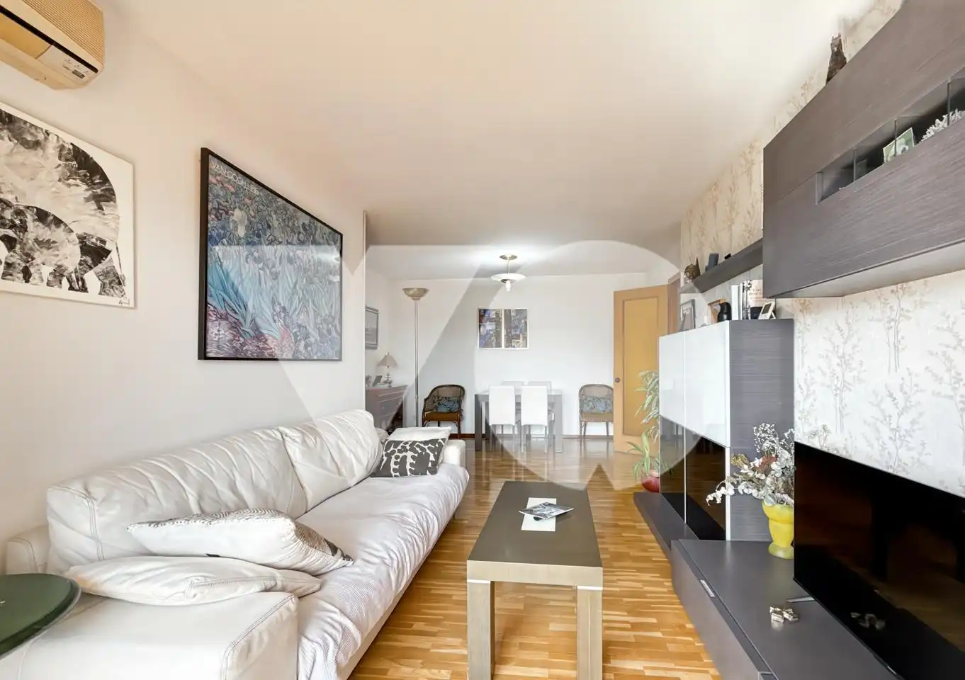 Sala d'estar de Pis en venda en Madrid amb Aire condicionat i Terrassa