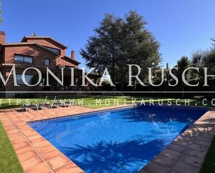 Swimming pool of House or chalet to rent in Sant Cugat del Vallès  with Air Conditioner, Heating and Parquet flooring