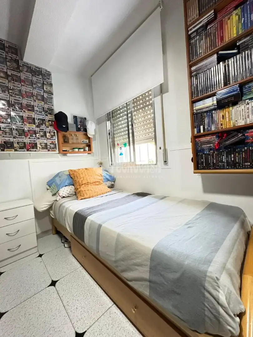 Flat for sale in Juan de la Cierva